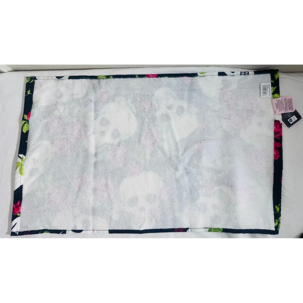 Betsey Johnson Skull Garden Rose Hand Towels Set of 2 NWT 100% Cotton Goth Punk